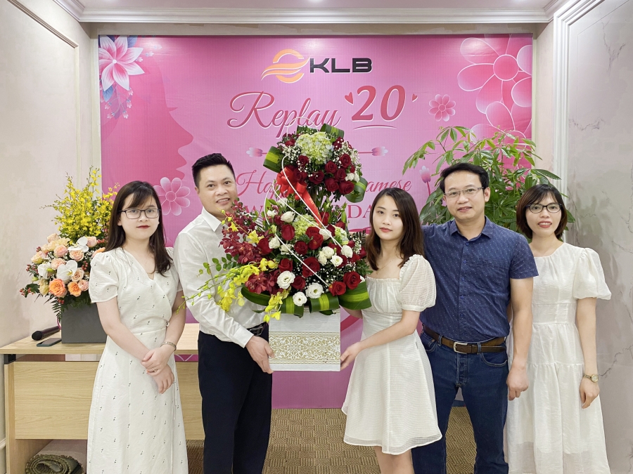 Trở lại tuổi 20 tươi đẹp cùng “một nửa thế gới” KLB