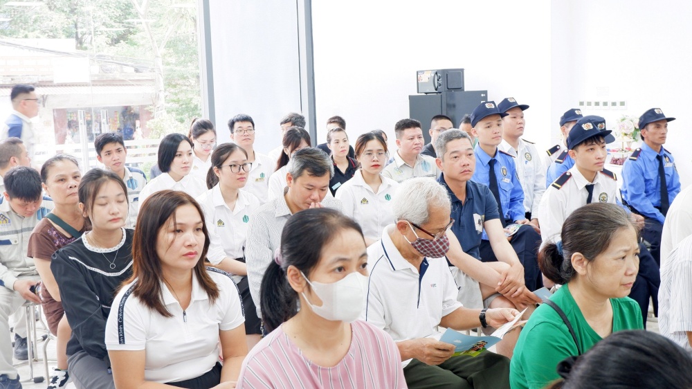 fa3335ff3e829bdcc29321