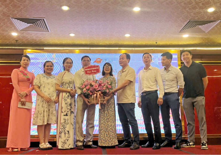 Phụ nữ KLB ngập tràn niềm vui trong ngày 20/10