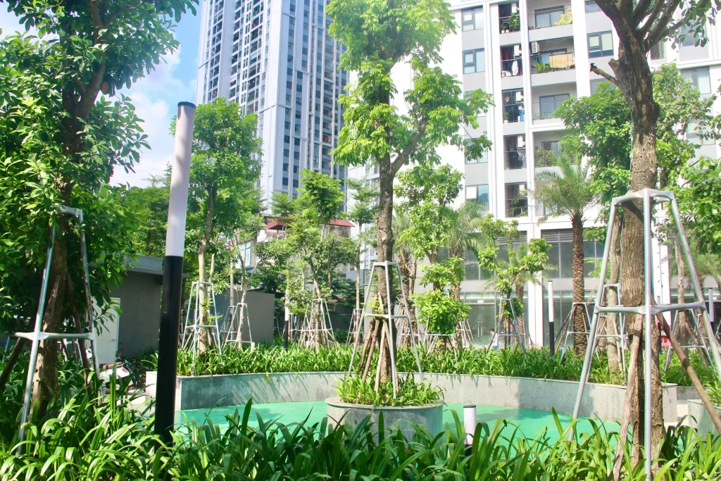 Feliz Homes – Hạnh phúc đến từ những điều giản dị, một buổi chiều thảnh thơi bên hồ bơi trong xanh.