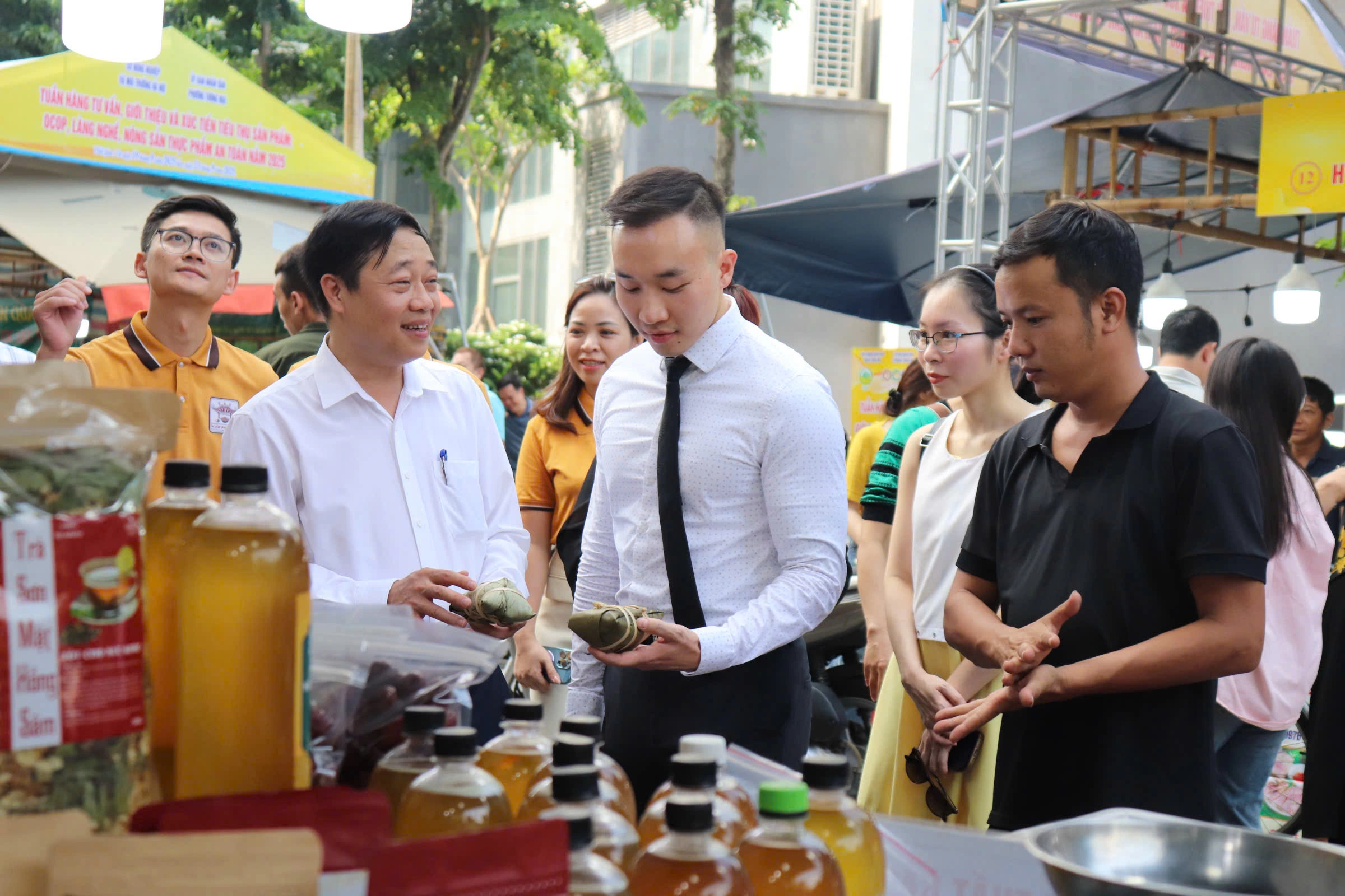 Khai mạc sự kiện giới thiệu sản phẩm OCOP tại Feliz Homes