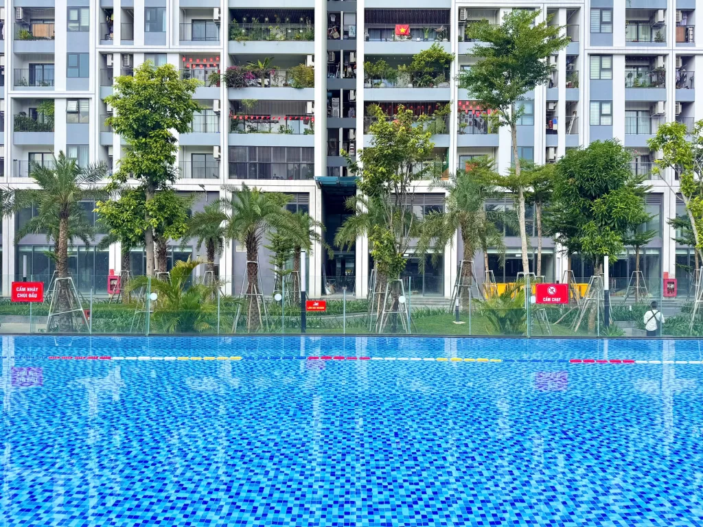 Bể bơi muối khoáng Feliz Homes – Trải nghiệm nghỉ dưỡng giữa lòng Hà Nội