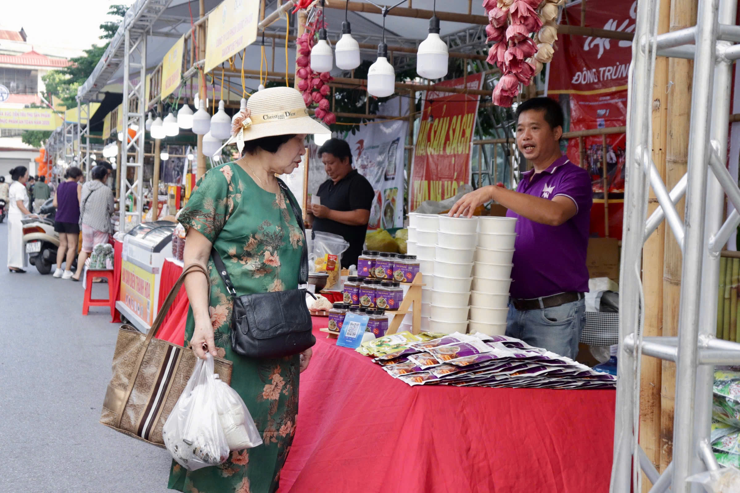 Khai mạc sự kiện giới thiệu sản phẩm OCOP tại Feliz Homes