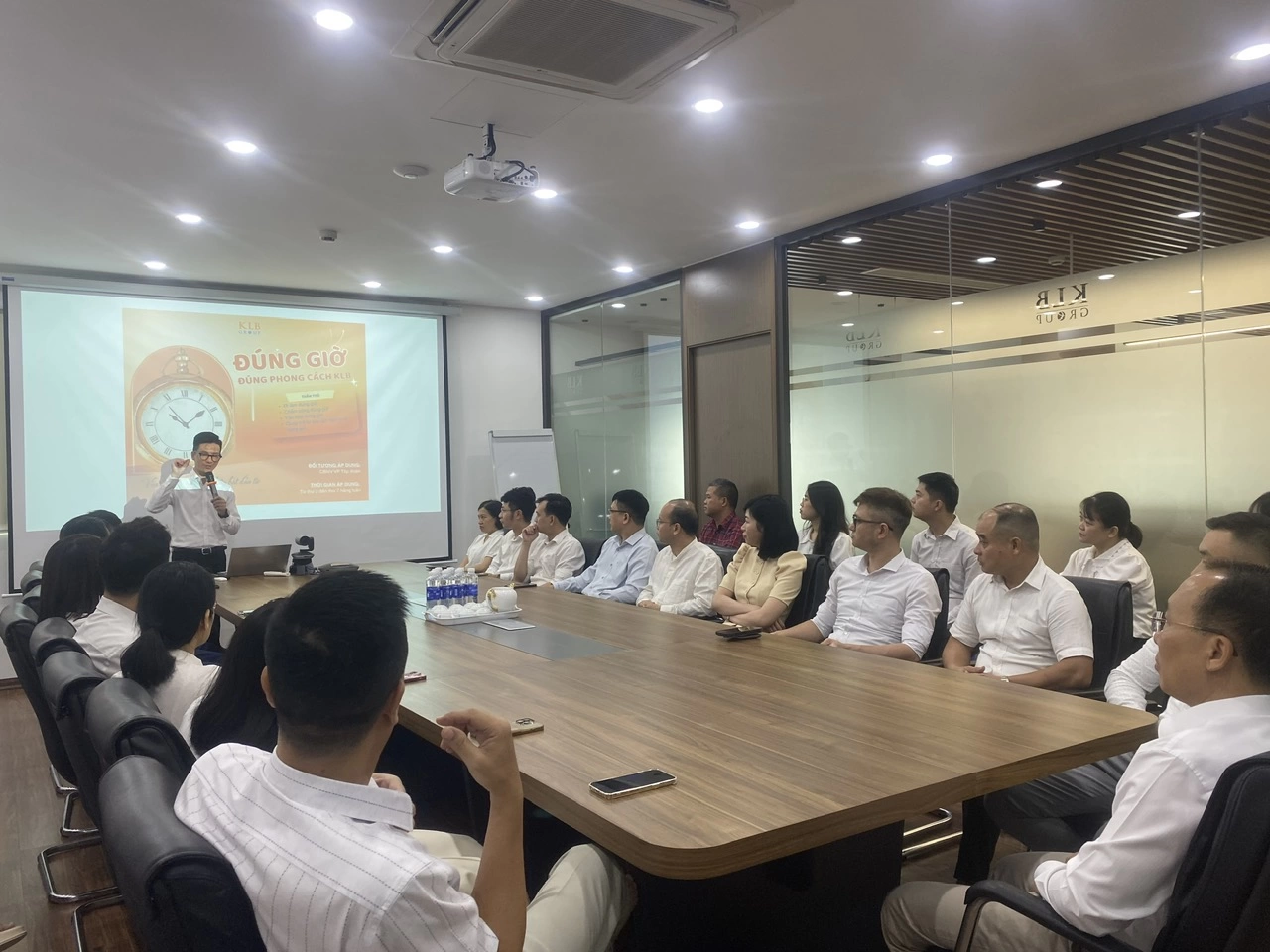 XÂY DỰNG VĂN HÓA KLB – BẮT ĐẦU TỪ 5S VÀ TINH THẦN ĐÚNG GIỜ