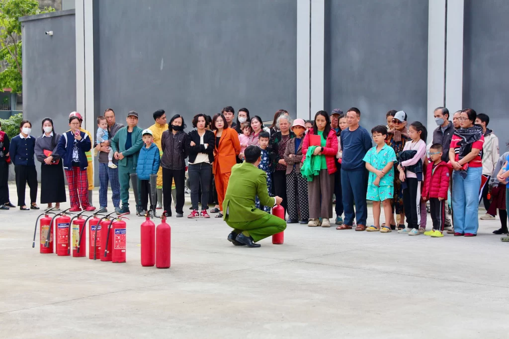 NÂNG CAO CHUẨN AN TOÀN KHU CĂN HỘ: CHUNG CƯ FELIZ HOMES DIỄN TẬP PCCC VÀ CỨU NẠN CỨU HỘ