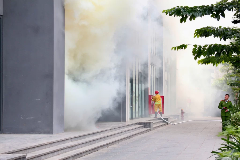 NÂNG CAO CHUẨN AN TOÀN KHU CĂN HỘ: CHUNG CƯ FELIZ HOMES DIỄN TẬP PCCC VÀ CỨU NẠN CỨU HỘ