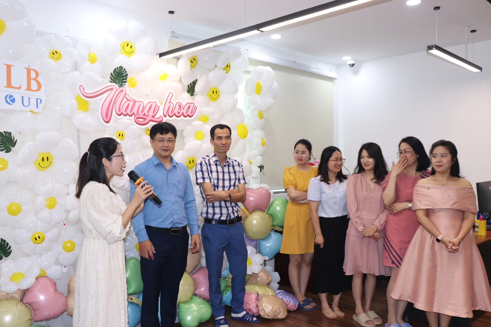 “NÀNG HOA” 8/3: SỰ KIỆN TRI ÂN NHỮNG BÓNG HỒNG TRUYỀN CẢM HỨNG TẠI KLB GROUP