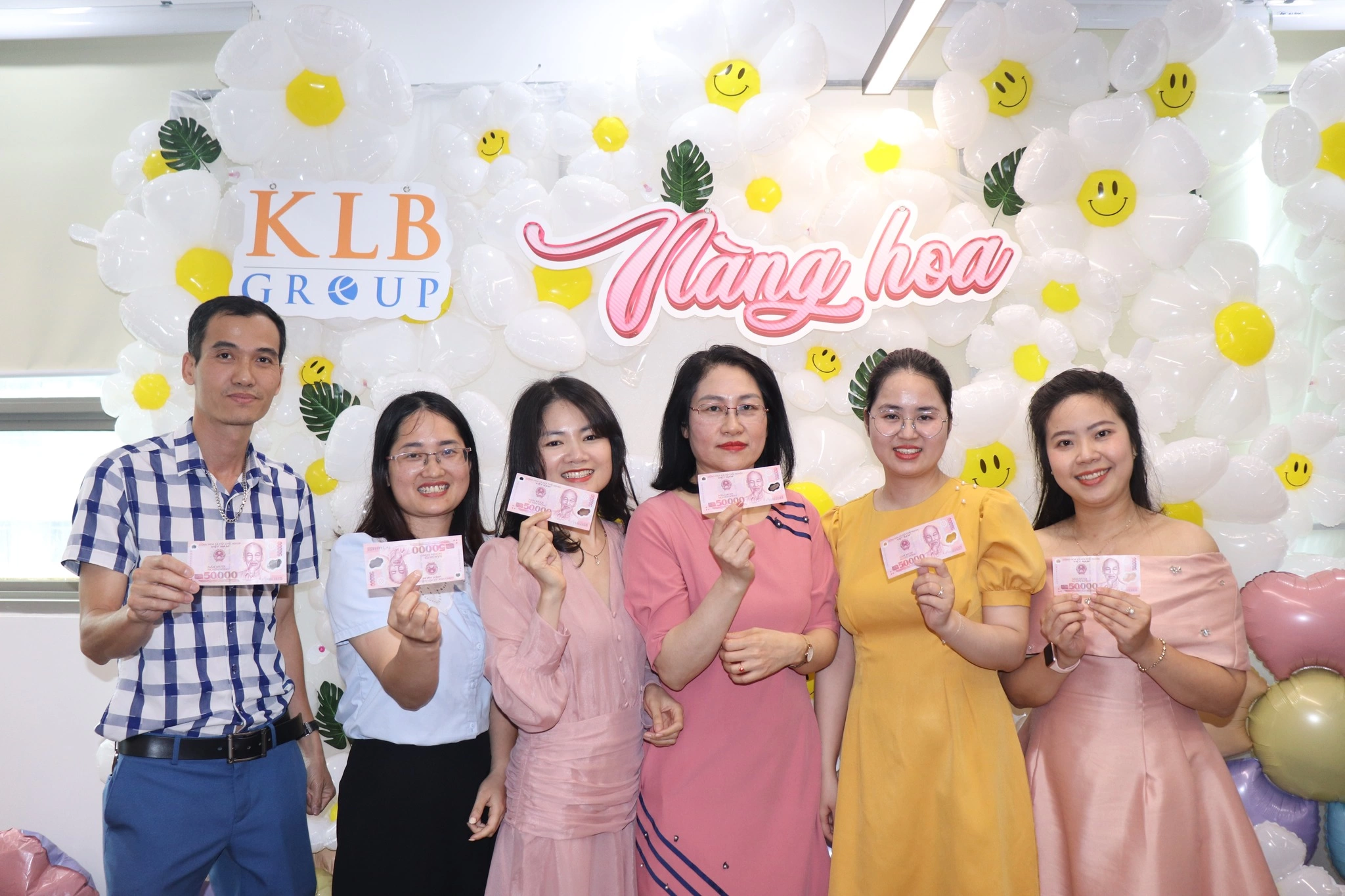 “NÀNG HOA” 8/3: SỰ KIỆN TRI ÂN NHỮNG BÓNG HỒNG TRUYỀN CẢM HỨNG TẠI KLB GROUP