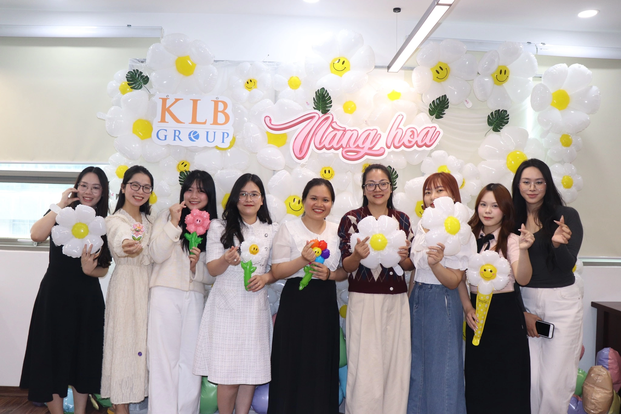 “NÀNG HOA” 8/3: SỰ KIỆN TRI ÂN NHỮNG BÓNG HỒNG TRUYỀN CẢM HỨNG TẠI KLB GROUP