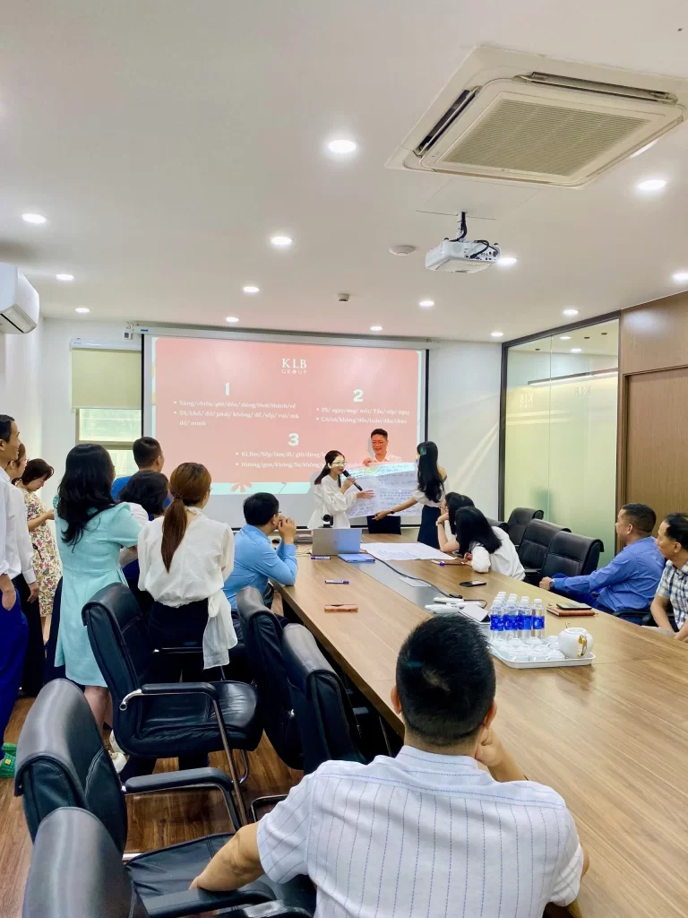 SINH HOẠT ĐẦU TUẦN: HOẠT ĐỘNG THƯỜNG NIÊN MANG ĐẬM BẢN SẮC VĂN HÓA KLB GROUP