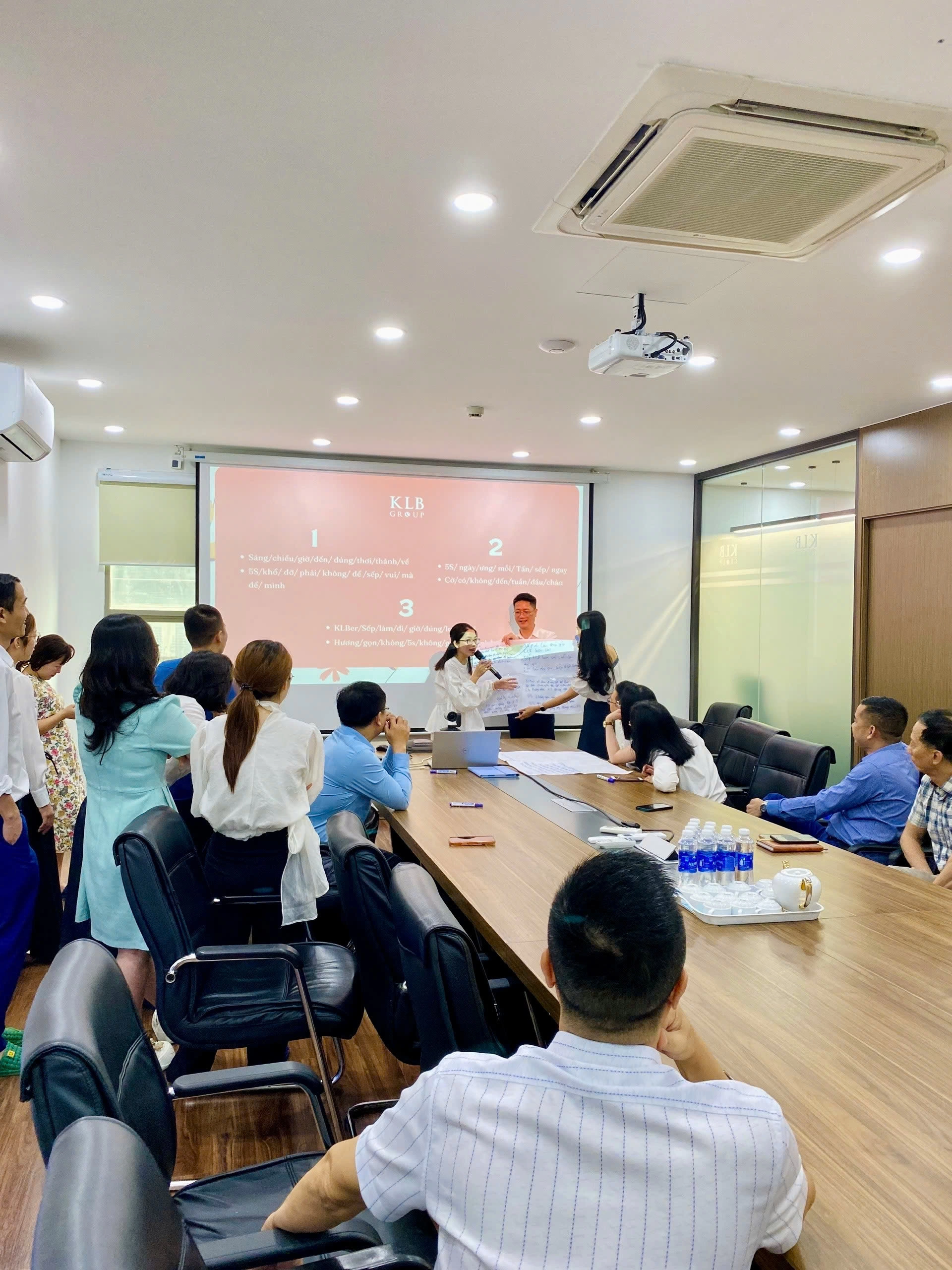 SINH HOẠT ĐẦU TUẦN: HOẠT ĐỘNG THƯỜNG NIÊN MANG ĐẬM BẢN SẮC VĂN HÓA KLB GROUP
