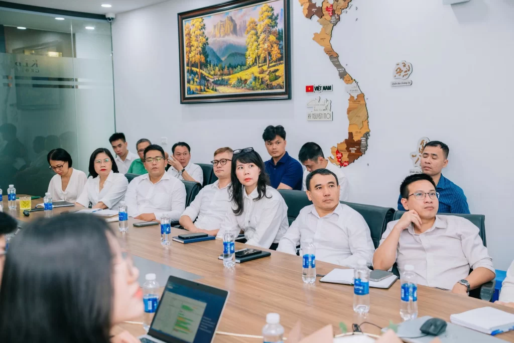 KLB GROUP KICK-OFF DỰ ÁN BASE.VN – KHỞI ĐẦU HÀNH TRÌNH KIẾN TẠO MÔI TRƯỜNG LÀM VIỆC SỐ