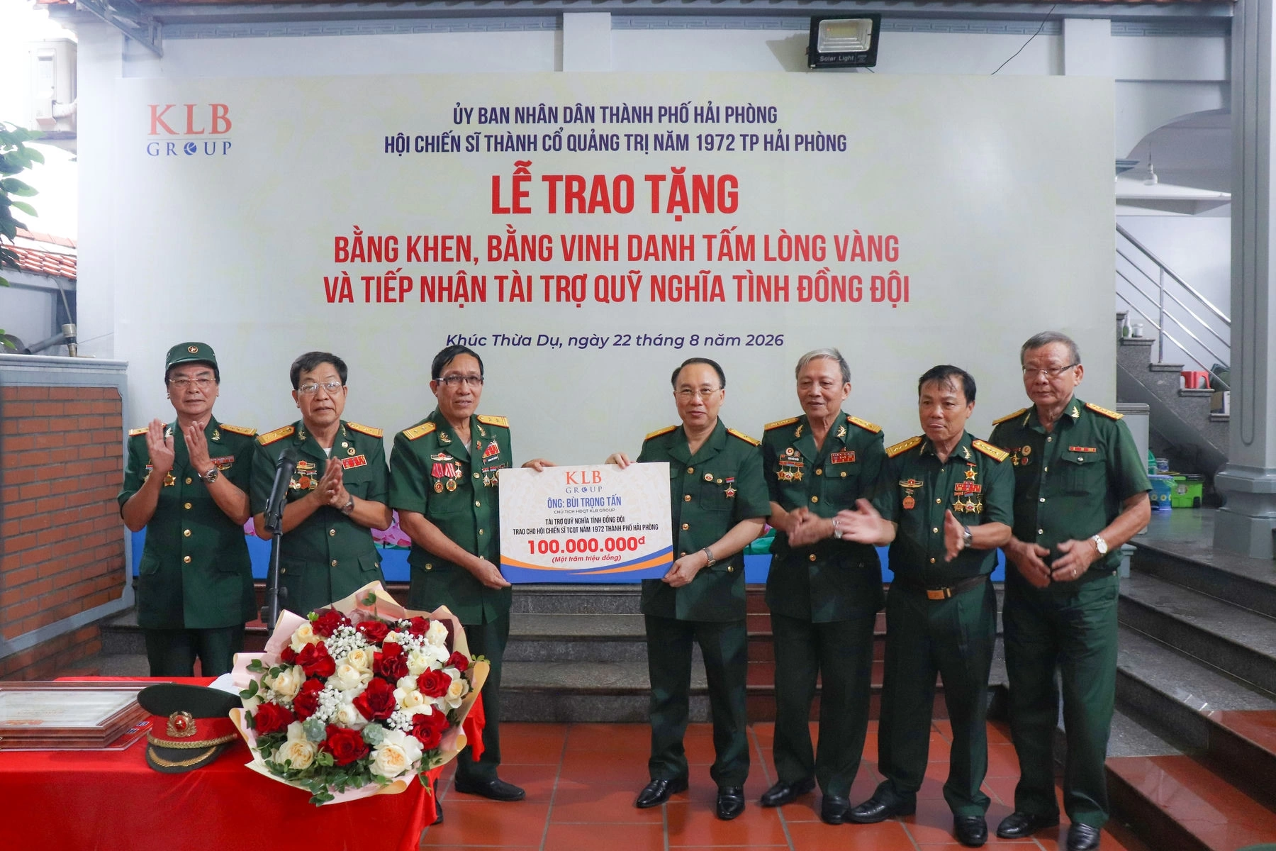 KLB Group trao tặng 100 triệu đồng, gửi trọn nghĩa tình tới những người lính Thành cổ Quảng Trị