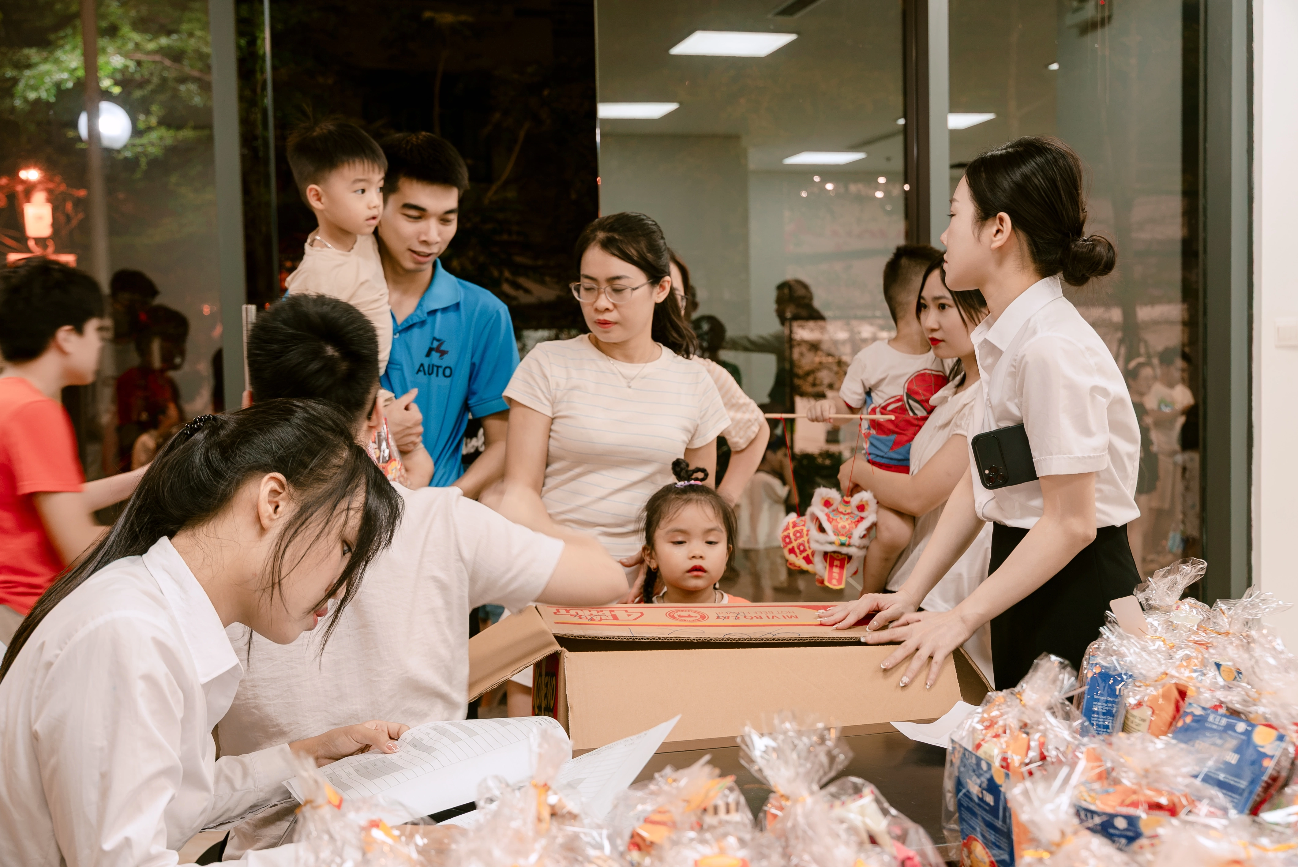 FELIZ HOMES RỘN RÀNG ĐÓN TRUNG THU 2026 – GẦN 1.000 SUẤT QUÀ TRAO TẶNG CÁC EM NHỎ