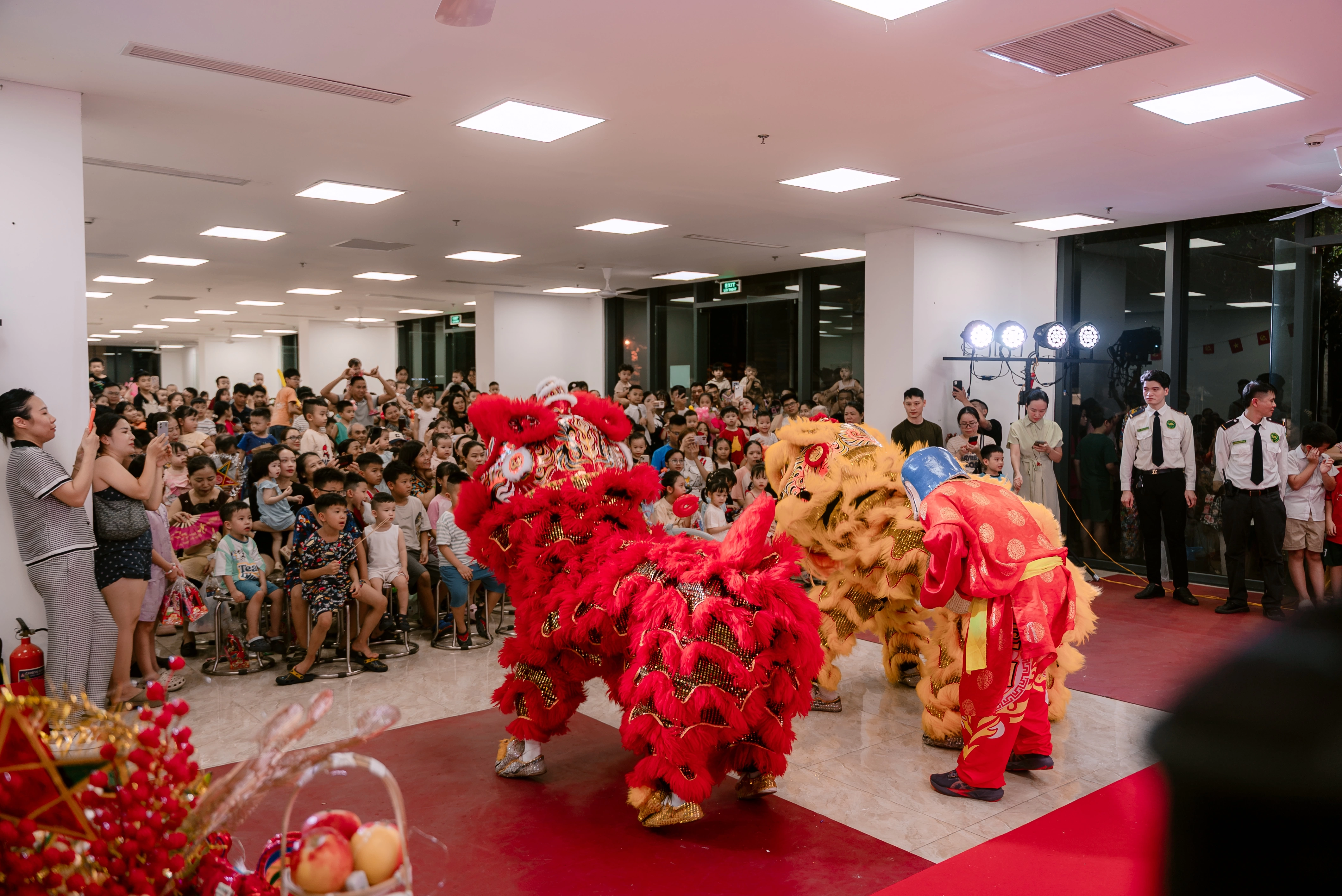 FELIZ HOMES RỘN RÀNG ĐÓN TRUNG THU 2026 – GẦN 1.000 SUẤT QUÀ TRAO TẶNG CÁC EM NHỎ