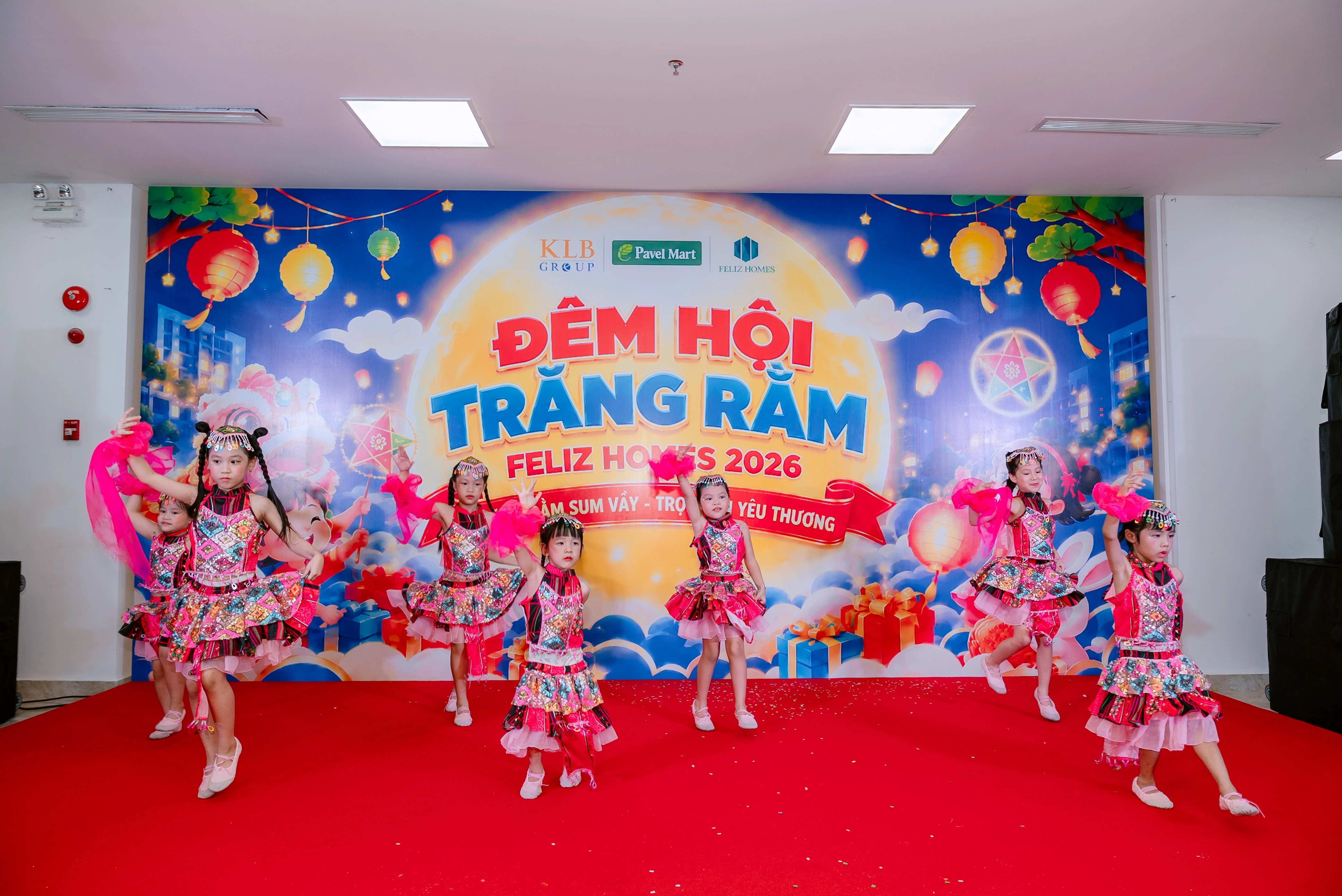 FELIZ HOMES RỘN RÀNG ĐÓN TRUNG THU 2026 – GẦN 1.000 SUẤT QUÀ TRAO TẶNG CÁC EM NHỎ